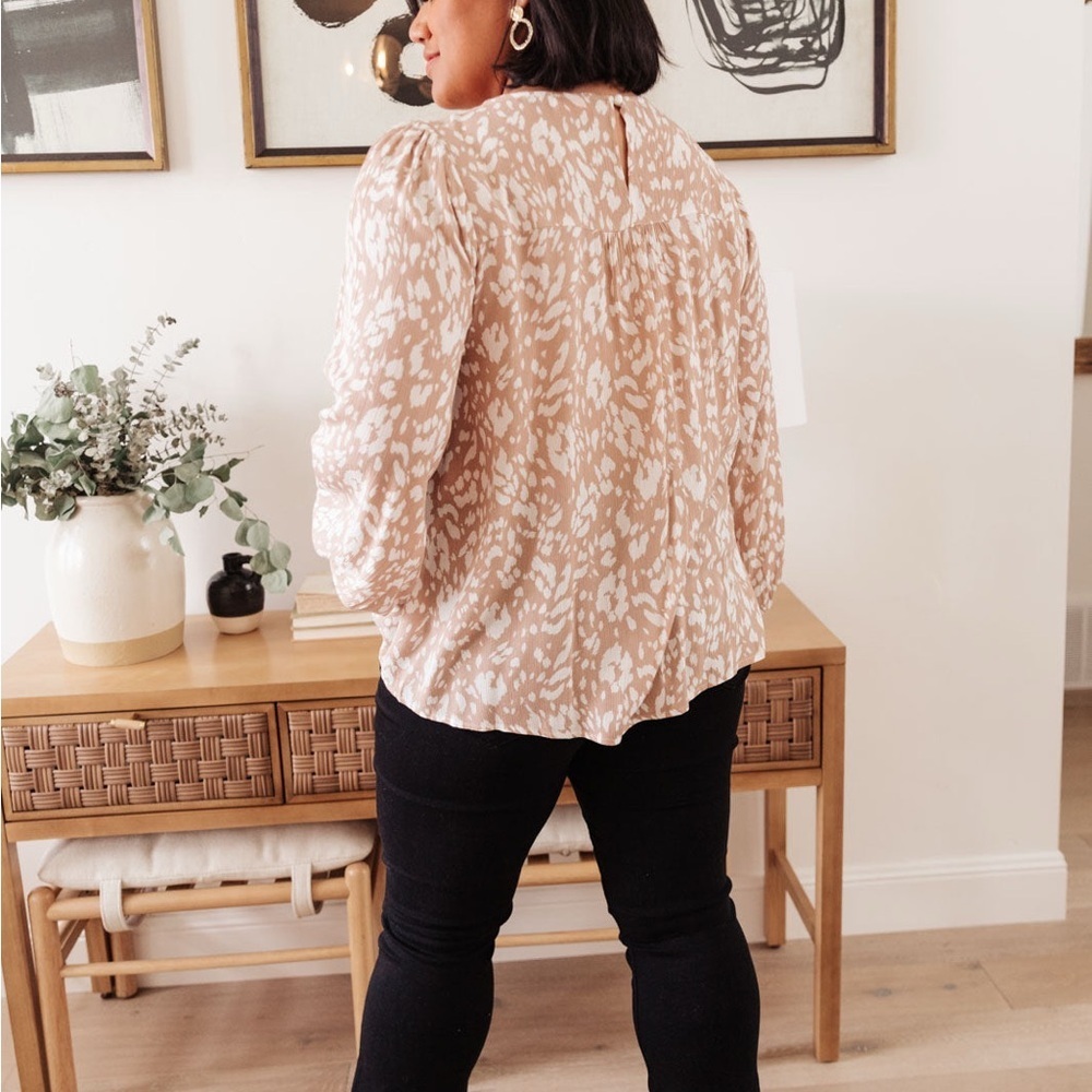 Flowy Blouse - Picture 7 of 7